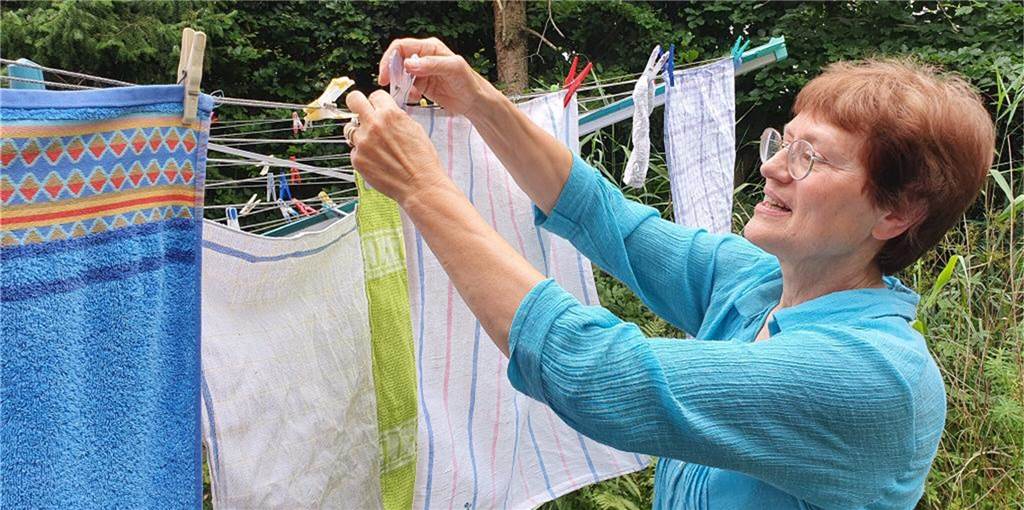 Es geht nicht ohne Verzicht: So wollen Halterner Energie sparen Wäsche kommt bei Reinhild Tuschewitzki nicht in den Trockner, sondern auf die Leine.
