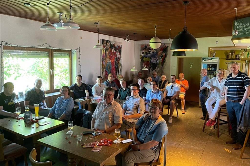 „Partei, ohne die es nicht mehr geht“: Rekordergebnis für die Grünen in Schwerte Wahlparty der SPD auf der Heide: War hier noch ein bisschen was los, löste sich die Gruppe am Abend schnell auf.