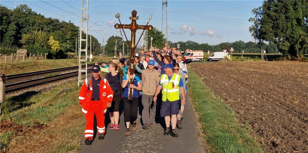 Wallfahrt von Werne nach Werl lockt 165 Teilnehmer auf 32 Kilometer Fußmarsch Wallfahrt nach Werl