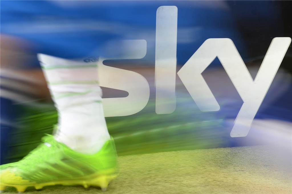 Ungewollt Sky-Abonnent: Telekom-Kunde fühlt sich betrogen Walter Hanisch soll telefonisch das Sky-Abo Bundesliga abonniert haben. Der Senior bestreitet das.