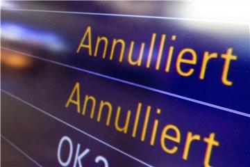 Wann besteht bei einem annullierten Flug ein Recht auf Entschädigung? Foto: Frank Rumpenhorst/Symbolbild