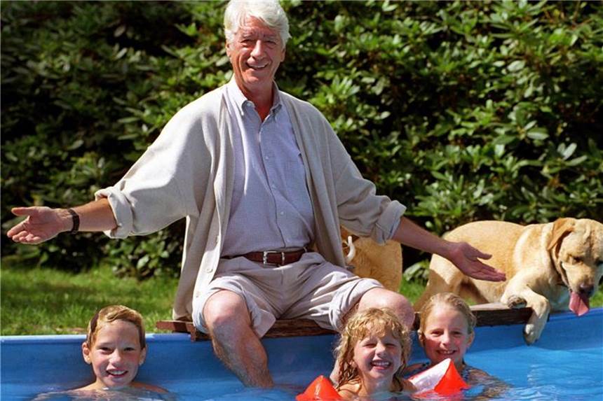 Hitze auf der Rudi-Carrell-Skala: Ist nun „richtig Sommer“? „Wann wird's mal wieder richtig Sommer?“ - die Frage im legendären Song von Showmaster Rudi Carrell kann eindeutig mit „Jetzt!“ beantwortet werden. Foto: Ulrich Perrey
