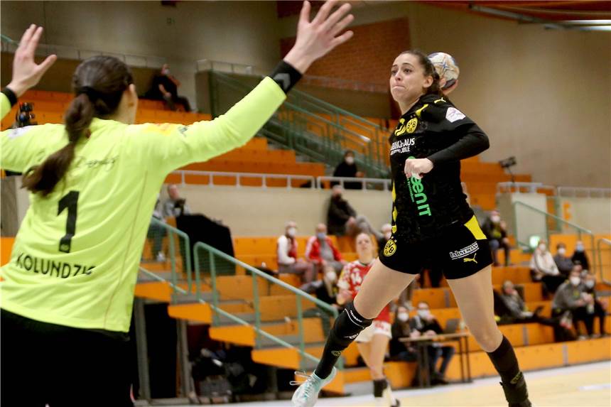 Beim BVB kehrt Ruhe ein: Deutlicher Arbeitserfolg festigt die Tabellenspitze War fünf Mal erfolgreich: Außenspielerin Johanna Stockschläder.