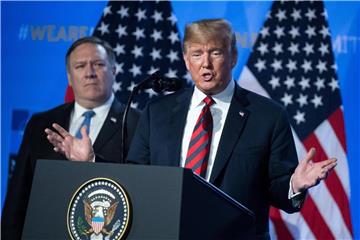 War was? US-Präsident Donald Trump lobt auf der abschließenden Pressekonferenz in Brüssel den großen „Gemeinschaftsgeist“ und das fantastische Treffen. Foto: Bernd von Jutrczenka