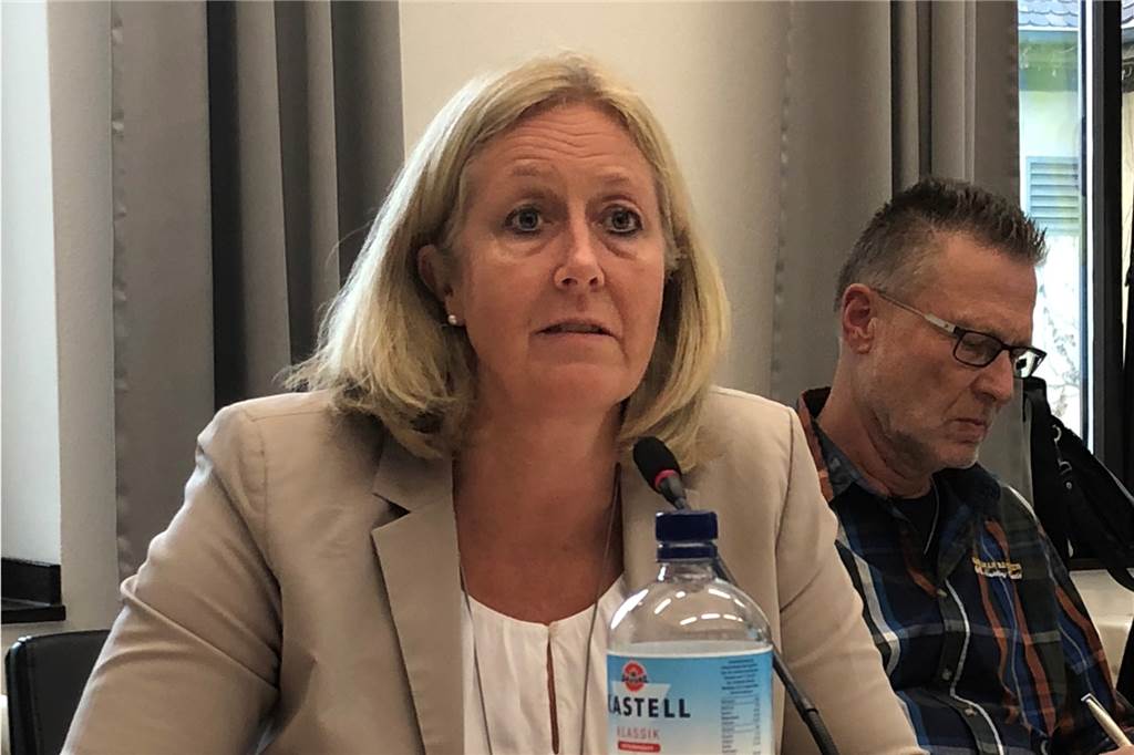 In Groppenbruch will man kein Industriegebiet als Nachbar Warb in der Bezirksvertretung Mengede für die Ansiedlung des Industriebetriebs Langendorf an der Stadtgrenze: Waltrops Bürgermeisterin Nicole Moenickes.
