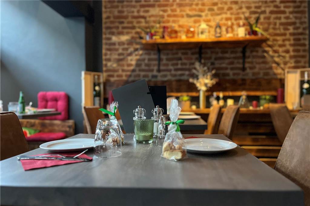 Nach langem Umbau: Junger Koch eröffnet Restaurant im Kreuzviertel Warme Farben, gemütliches Interieur – so sieht es nun aus im La Locanda.