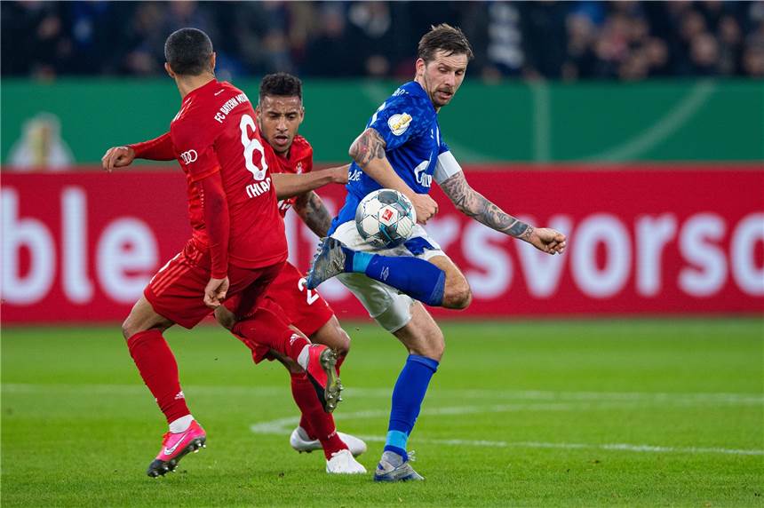Wartet in dieser Saison immer noch auf sein erstes Bundesligator: Guido Burgstaller (r.).