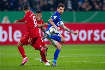 Wartet in dieser Saison immer noch auf sein erstes Bundesligator: Guido Burgstaller (r.).