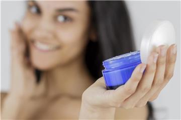 Was ist in meiner Hautcreme? Allantoin beruhigt und pflegt die Haut. Foto: Monique Wüstenhagen