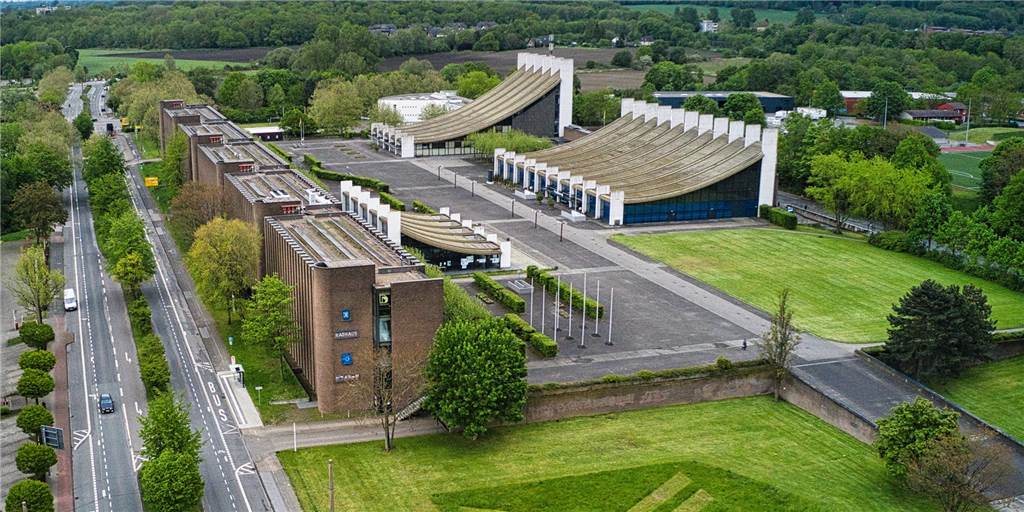 Was machen wir mit diesem Sanierungsfall? Würde man den Stadtmittelpunkt „grundhaft sanieren“, stünden über 100 Millionen Euro an Kosten an, besagt eine neue Schätzung.