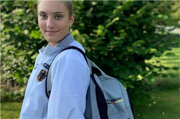Wasserballerin Kim Büchter war mit ihrem Rucksack der deutschen Nationalmannschaft in Griechenland.