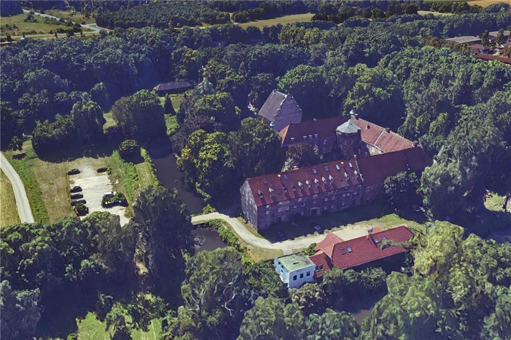 Wasserschloss im Stadtteil Bladenhorst aus der Vogelperspektive.