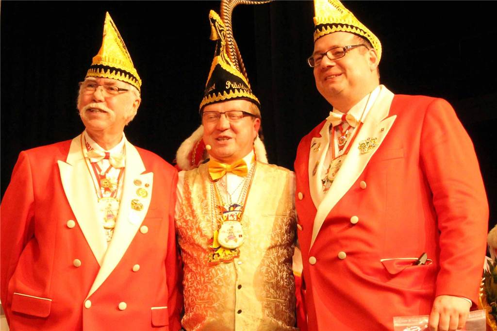 Jörg Weber (51) schielt offenbar auf die Spitzenposition Weber ist volksnah und dem Karneval verbunden, auf diesem Archivbild als Sitzungspräsident von Hol di fast.