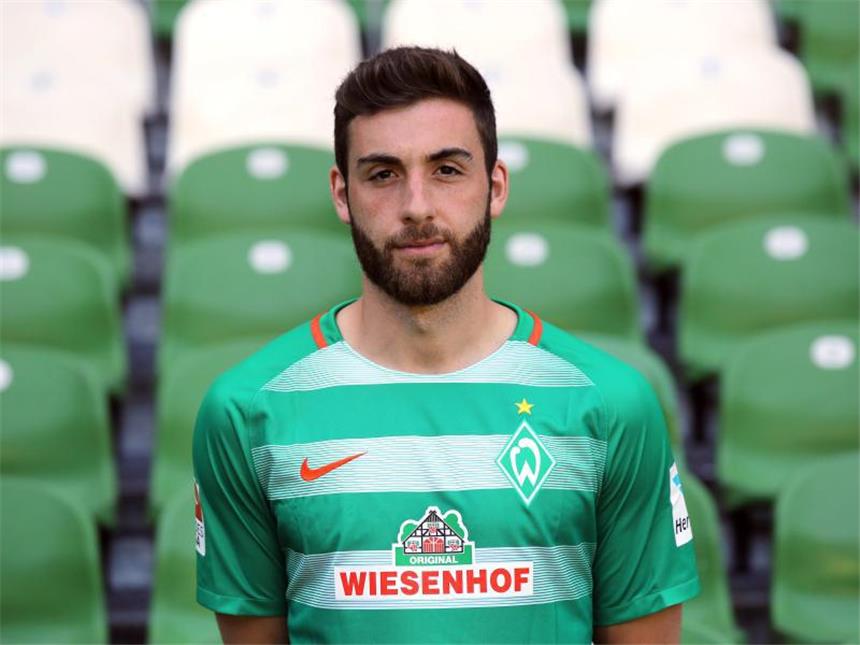 Werder Bremens Petsos geht zurück nach Wien Wechselst von Werder Bremen zurück nach Wien: Mittelfeldspieler Thanos Petsos. Foto: Focke Strangmann
