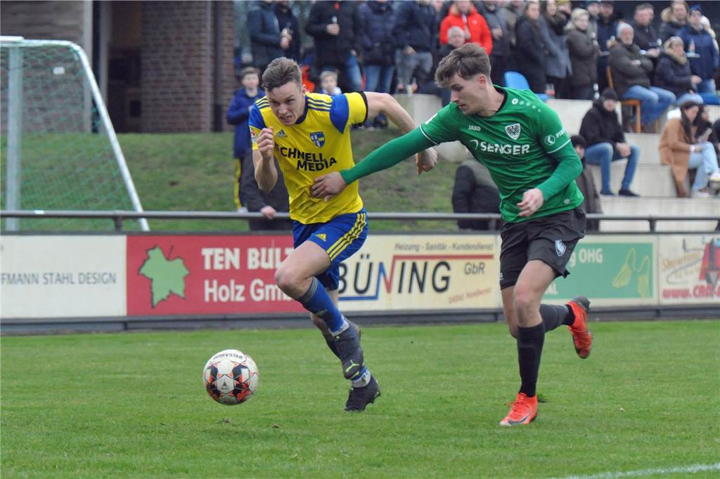 Spvgg. Erkenschwick gewinnt Ringen um Talent: Kicker von Münster II gilt als „Local Player“ Wechselt im Sommer zur Spvgg. Erkenschwick: Ole Overhoff (r.) verlässt Preußen Münster II.