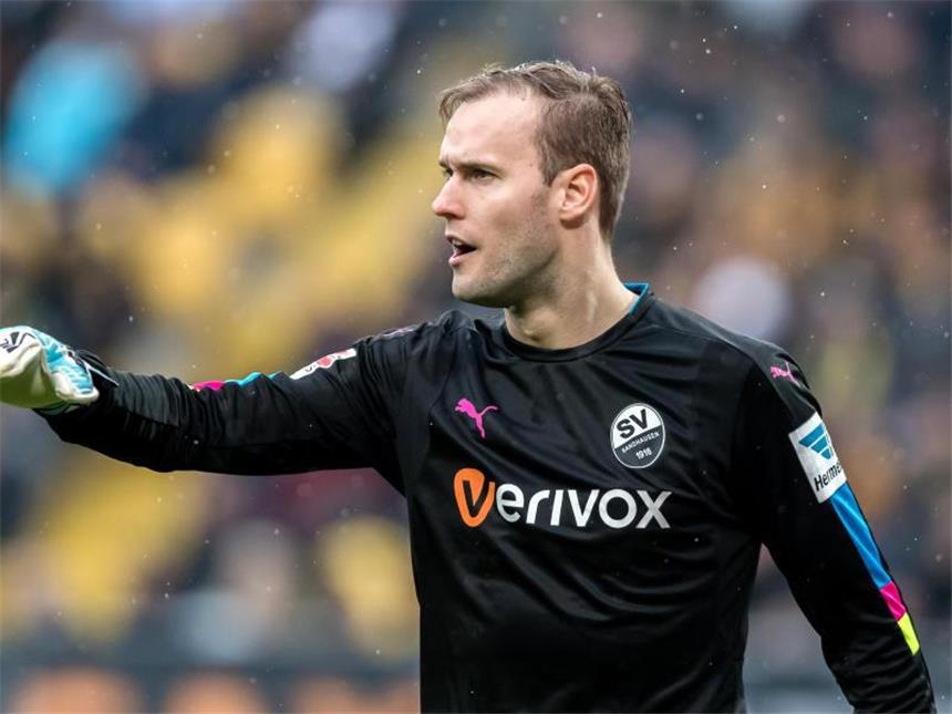 Torwart Knaller wechselt vom SV Sandhausen zum FC Ingolstadt Wechselt vom SV Sandhausen zum FC Ingolstadt: Torhüter Marco Knaller. Foto: Thomas Eisenhuth