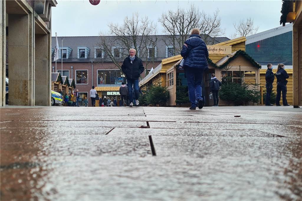 Große Überraschung bei geplanter Antifa-Demo gegen Querdenker Weder vom vermeintlich angekündigten Querdenkerspaziergang noch der Antifa-Gegendemo war am Samstag etwas zu sehen.
