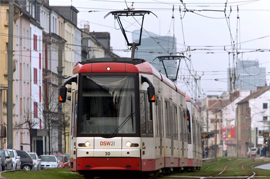 Bauarbeiten führen zu Umleitungen der U43 und des Autoverkehrs Wegen Bauarbeiten muss die Stadtbahnlinie U43 umgeleitet werden.