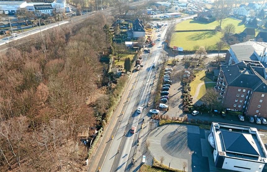 Vollsperrung auf der Lüner Bebelstraße rückt näher Wegen der Bauarbeiten am Nordtunnel und Kanalarbeiten an der Bebelstraße ist es laut Verwaltung nicht zu vermeiden, dass die Bebelstraße gesperrt wird.