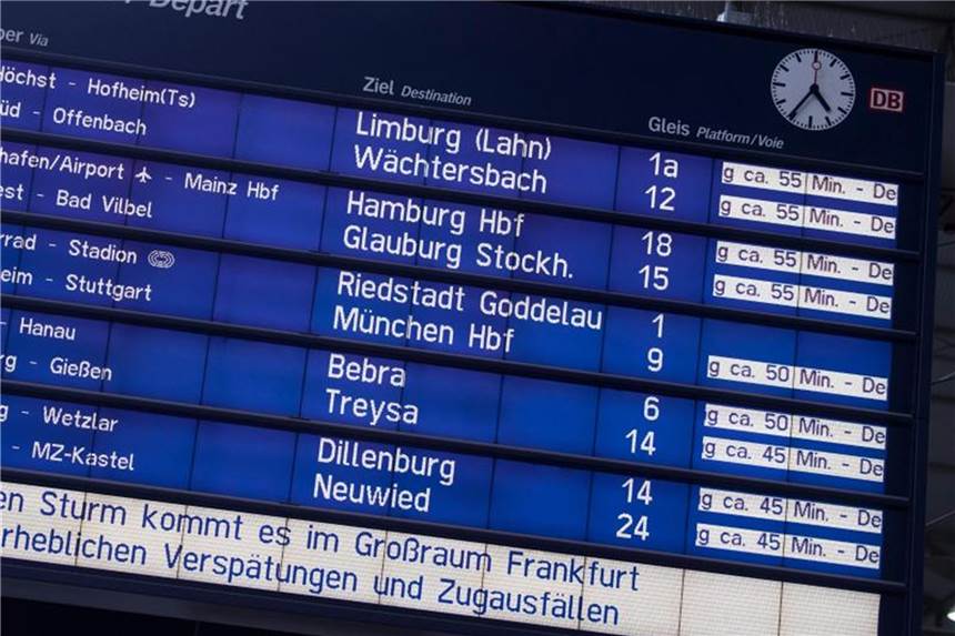 Wegen des Gewitters kam es bei der Bahn zu Verspätungen und Ausfällen. Betroffene Fahrgäste werden jedoch entschädigt. Foto: Boris Roessler