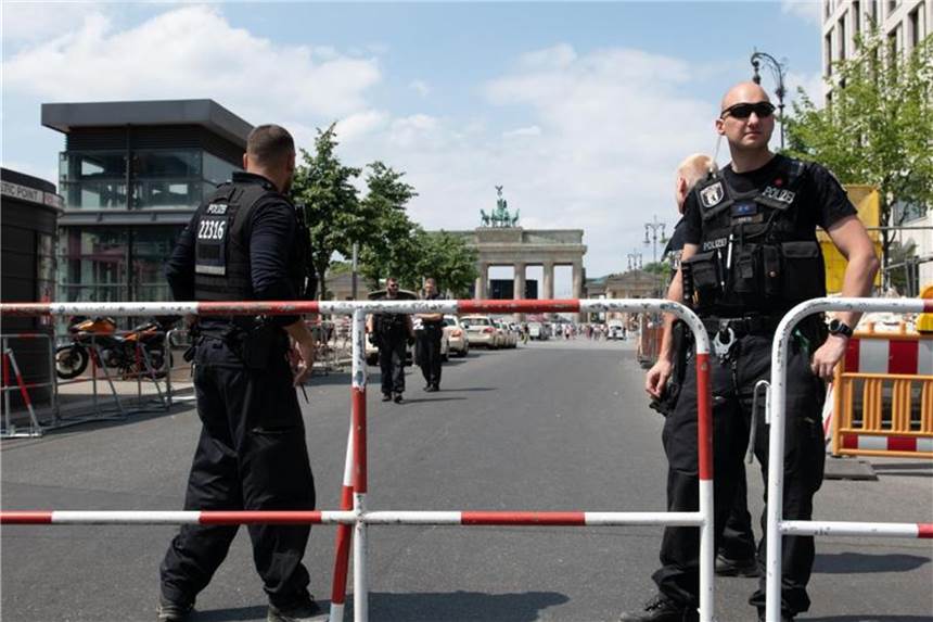 Hertha will Klarheit über das Spiel gegen den FC Bayern Wegen des Staatsbesuchs des türkischen Präsidenten hat die Berliner Polizei aus Kapazitätsgründen Sicherheitsbedenken für das Bundesligaspiel geäußert. Foto: Jörg Carstensen