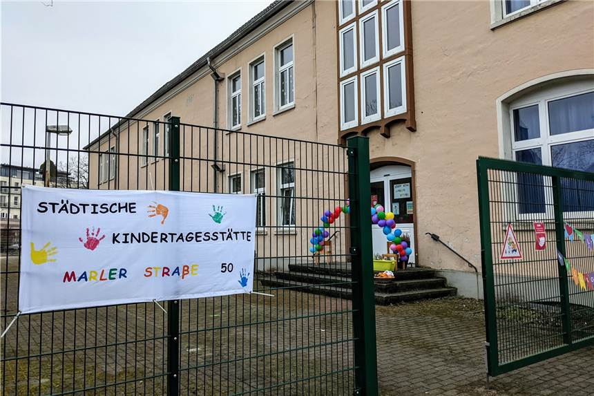 In ehemalige Grundschule in Dorsten ist wieder Leben eingezogen Wegen einer Dachsanierung musste der städtische Kindergarten an der Marler Straße in die ehemalige Agatha-Grundschule umziehen.