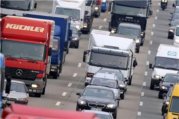 Wegen einer Sperrung der A3 drohen lange Staus im Raum Leverkusen. Foto: Marius Becker/Archiv