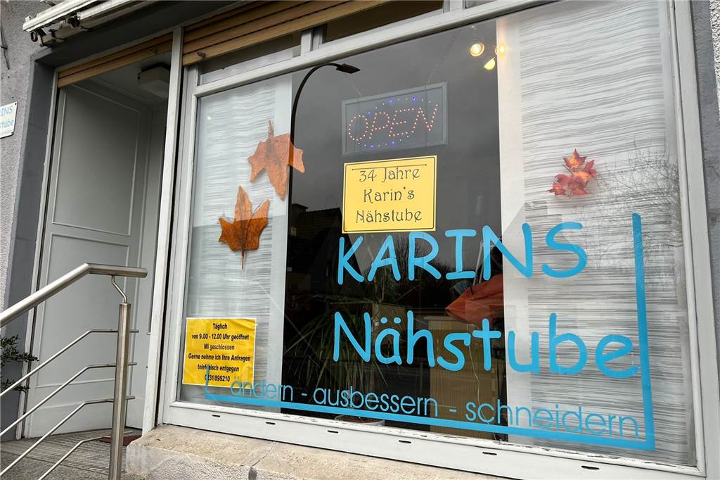Aus für „Karins Nähstube“? „Ich sterbe hier langsam den Corona-Tod“ Wegen fehlender Kundschaft öffnet „Karins Nähstube“ nur noch vormittags.