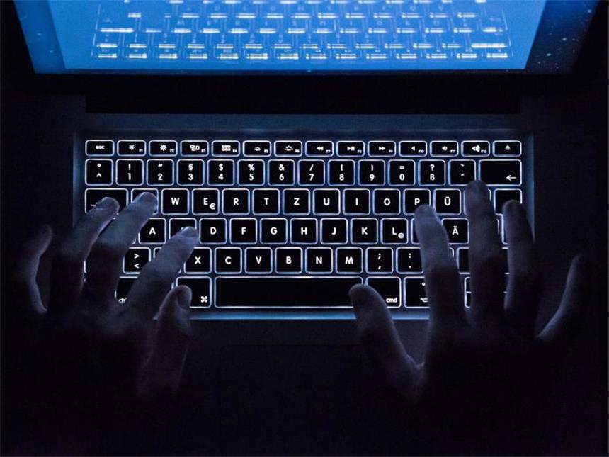 Wegen illegalen Waffenhandels im Darknet muss ein Berliner für vier Jahre ins Gefängnis. Foto: Silas Stein