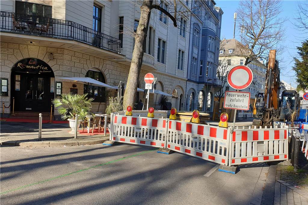 Wegen Kanalsanierung: Die Fläche am Kaiserbrunnen ist derzeit eine Baustelle.