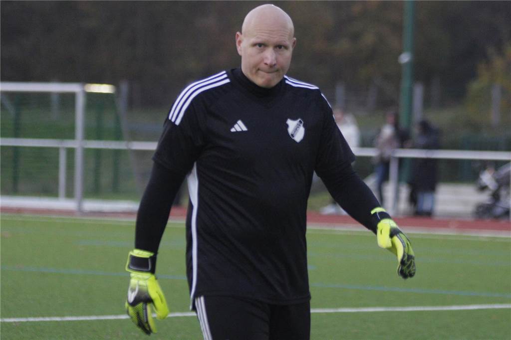Hitziges Duell zwischen Kültürspor und Westfalia Vinnum bleibt aus Wehrte einen Elfmeter von Kültürspors Sercan Civelek ab: Jan Fechner, Keeper von Westfalia Vinnum.