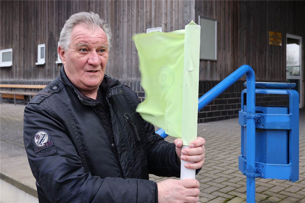 Castrop-Rauxeler Kreisliga-Fußballern drohten vor elf Jahren ultra-lange Auswärtsfahrten Wehrte sich in den Jahren 2011 und 2012 vehement gegen das Umtopfen der Castrop-Rauxeler Klubs in den Fußballkreis Recklinghausen: Peter Wach, damals wie heute Geschäftsführer der Spvg Schwerin.