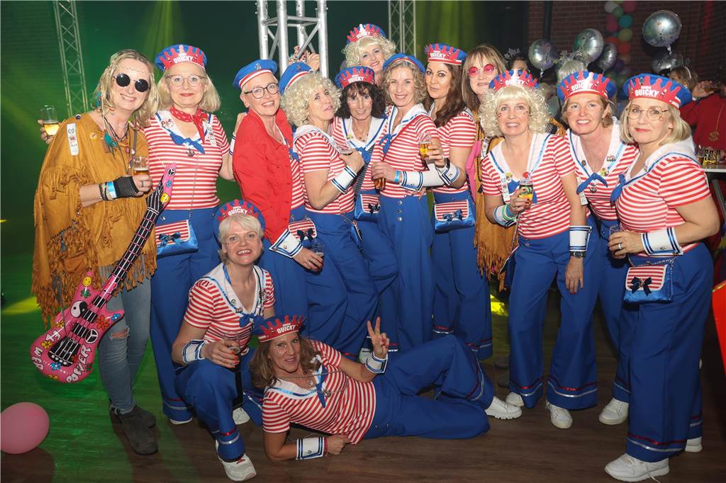 Viele, viele Fotos: So waren die Weiberfastnachtspartys in Olfen 2024 Weiberfastnacht in Olfen 2024