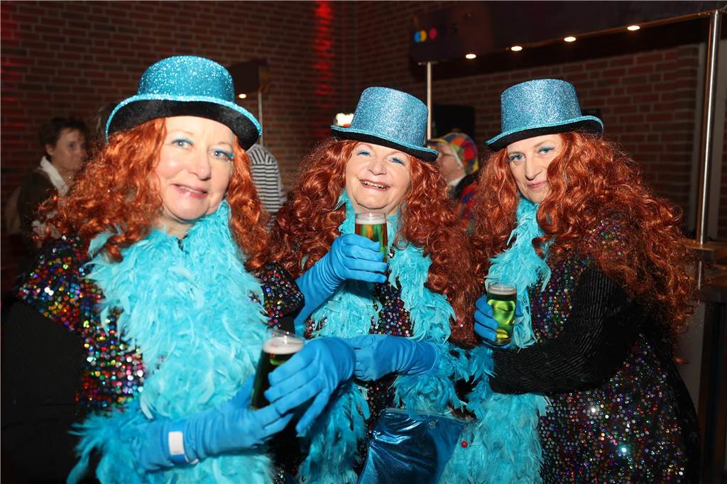 Viele, viele Fotos: So waren die Weiberfastnachtspartys in Olfen 2024 Weiberfastnacht in Olfen 2024