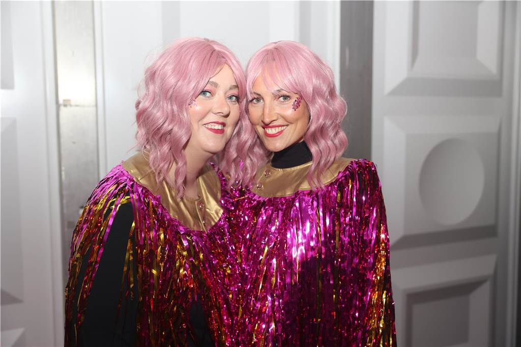 Viele, viele Fotos: So waren die Weiberfastnachtspartys in Olfen 2024 Weiberfastnacht in Olfen 2024