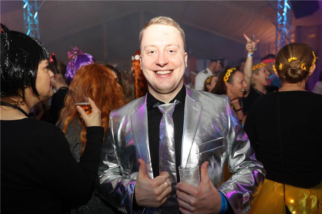 Viele, viele Fotos: So waren die Weiberfastnachtspartys in Olfen 2024 Weiberfastnacht in Olfen 2024