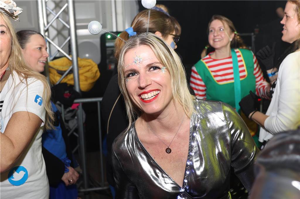 Viele, viele Fotos: So waren die Weiberfastnachtspartys in Olfen 2024 Weiberfastnacht in Olfen 2024