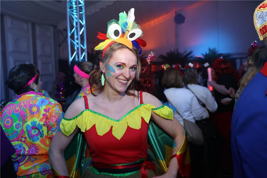 Viele, viele Fotos: So waren die Weiberfastnachtspartys in Olfen 2024 Weiberfastnacht in Olfen 2024
