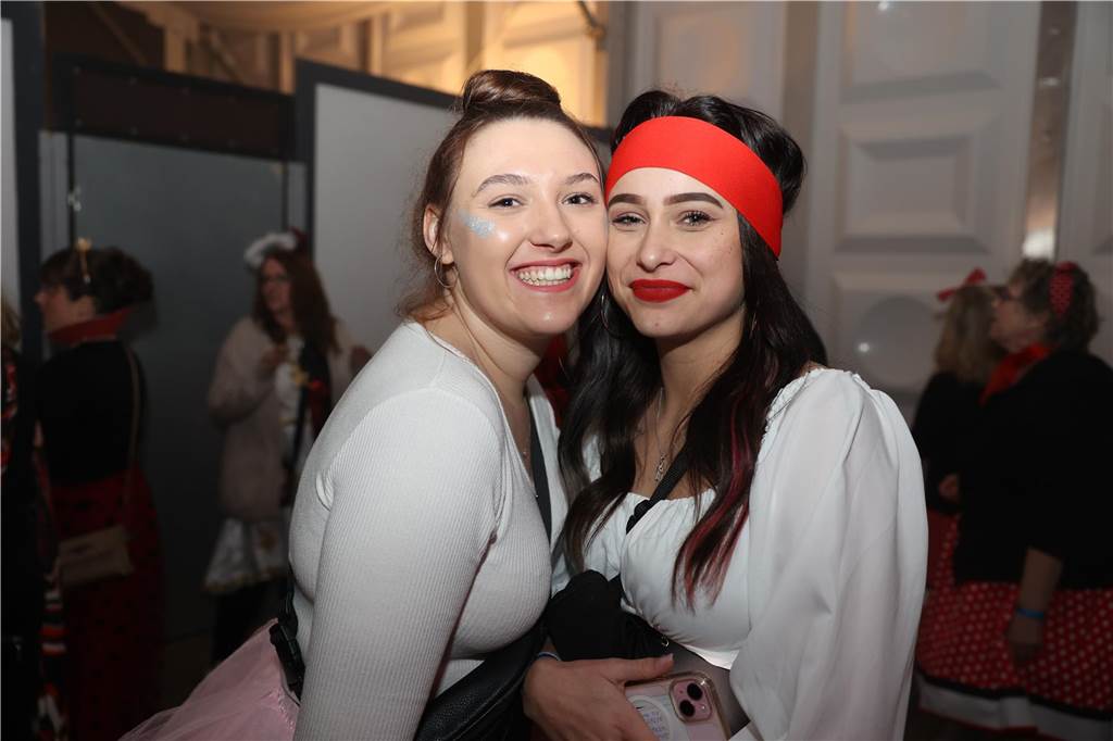 Viele, viele Fotos: So waren die Weiberfastnachtspartys in Olfen 2024 Weiberfastnacht in Olfen 2024