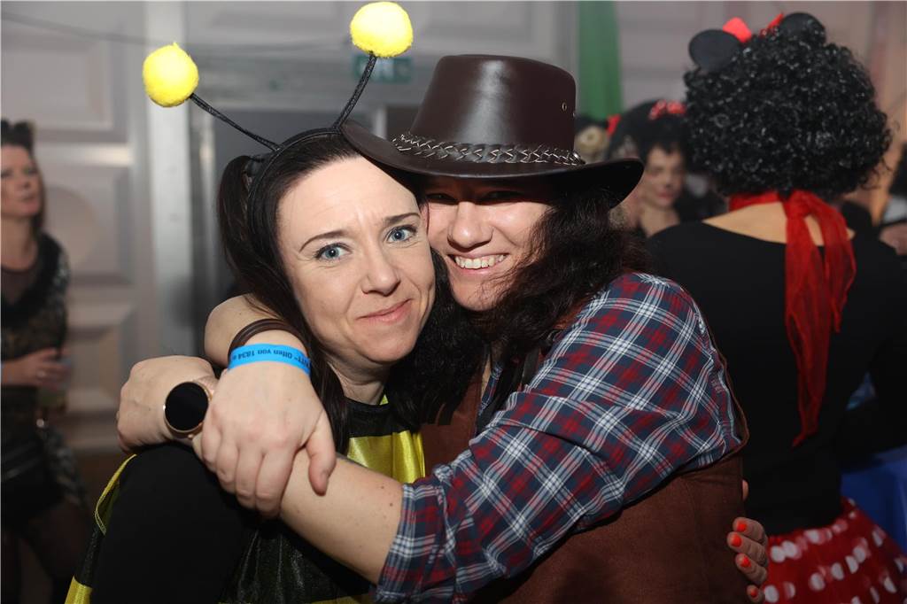 Viele, viele Fotos: So waren die Weiberfastnachtspartys in Olfen 2024 Weiberfastnacht in Olfen 2024