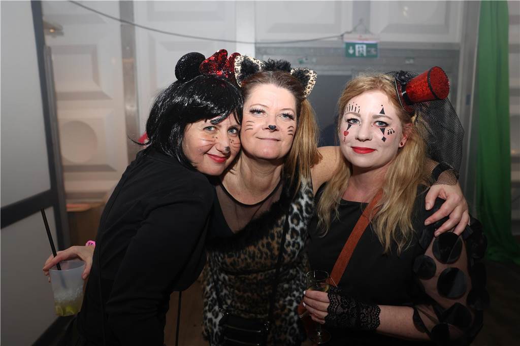 Viele, viele Fotos: So waren die Weiberfastnachtspartys in Olfen 2024 Weiberfastnacht in Olfen 2024