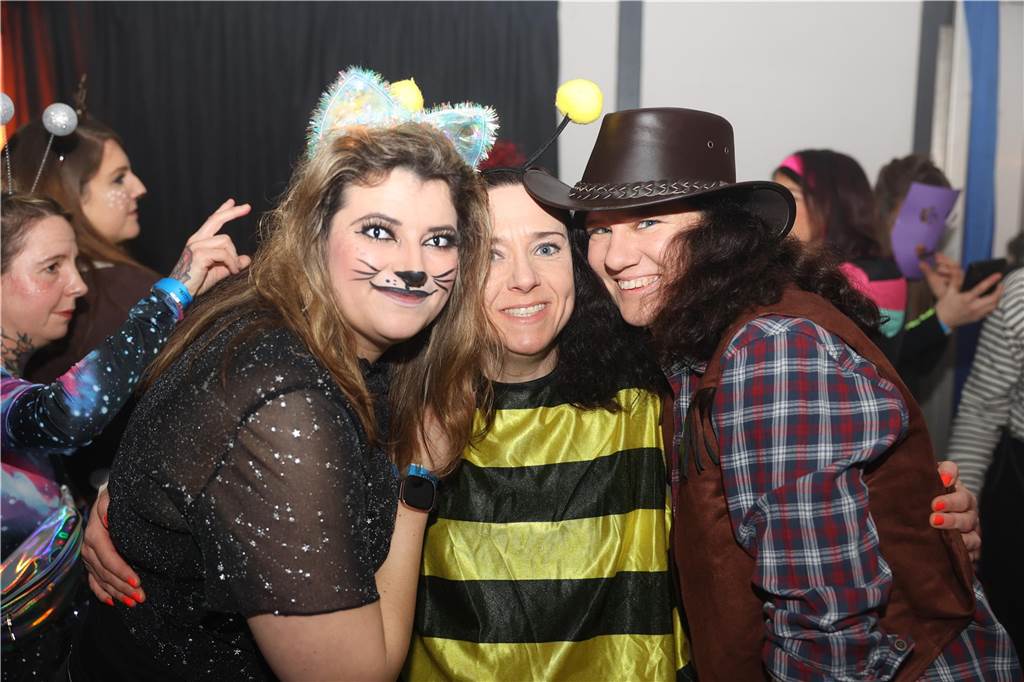 Viele, viele Fotos: So waren die Weiberfastnachtspartys in Olfen 2024 Weiberfastnacht in Olfen 2024