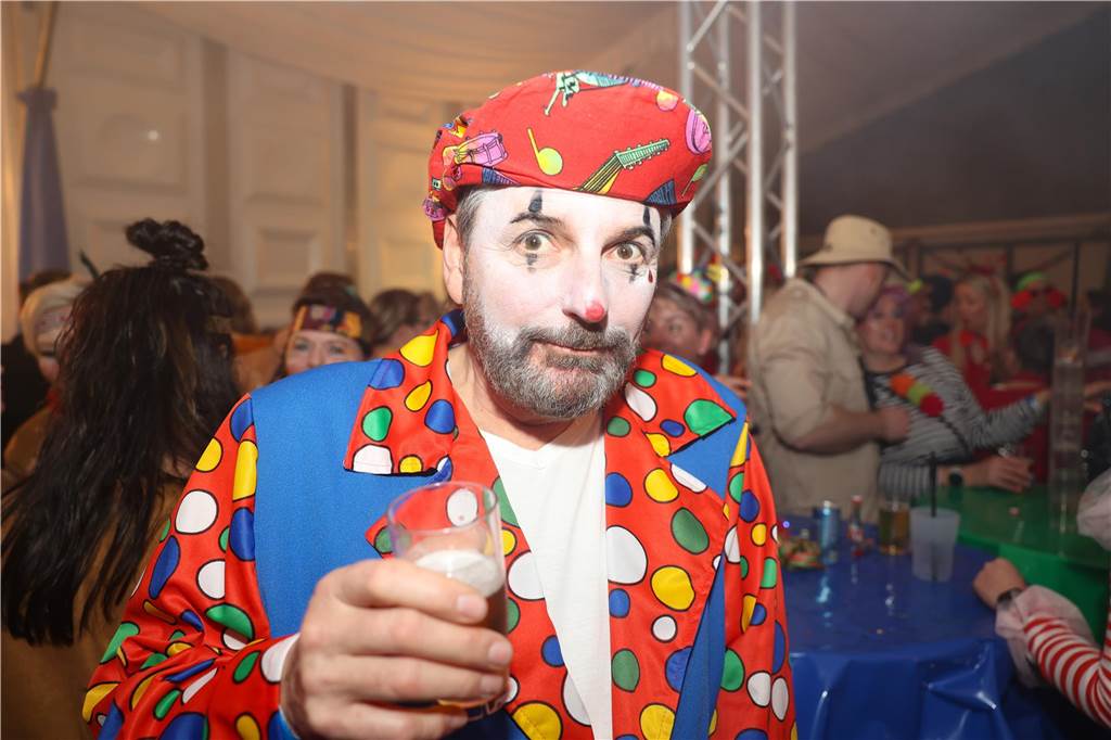 Viele, viele Fotos: So waren die Weiberfastnachtspartys in Olfen 2024 Weiberfastnacht in Olfen 2024