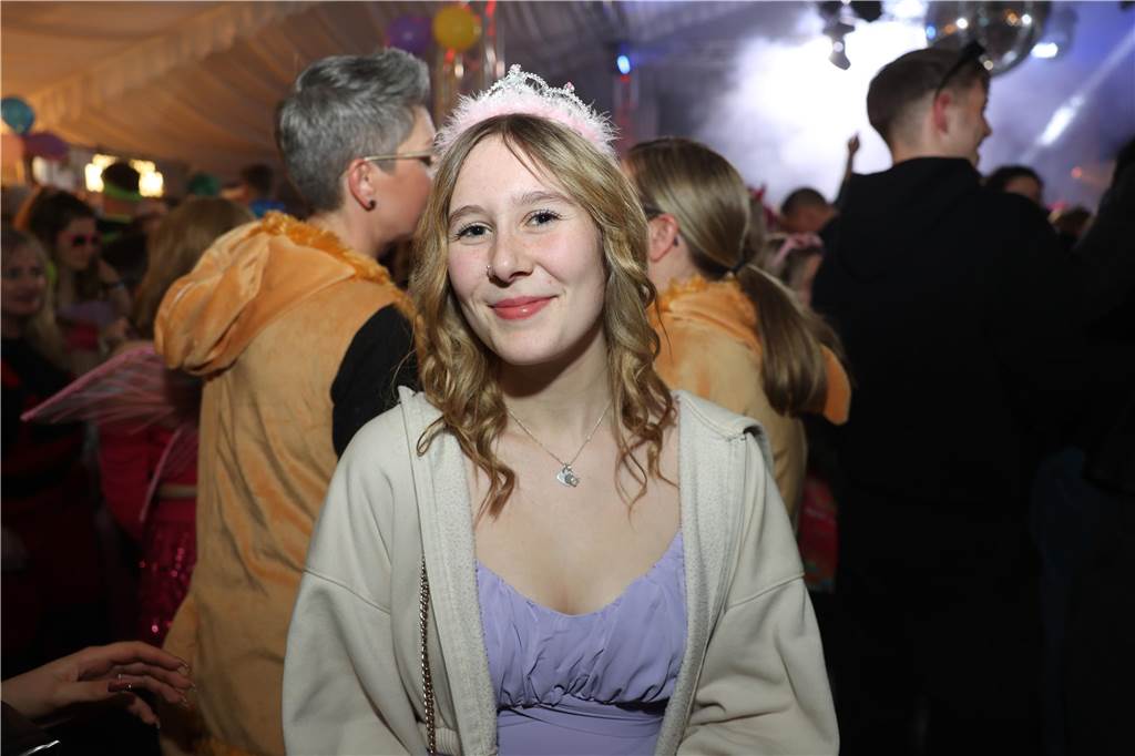 Viele, viele Fotos: So waren die Weiberfastnachtspartys in Olfen 2024 Weiberfastnacht in Olfen 2024