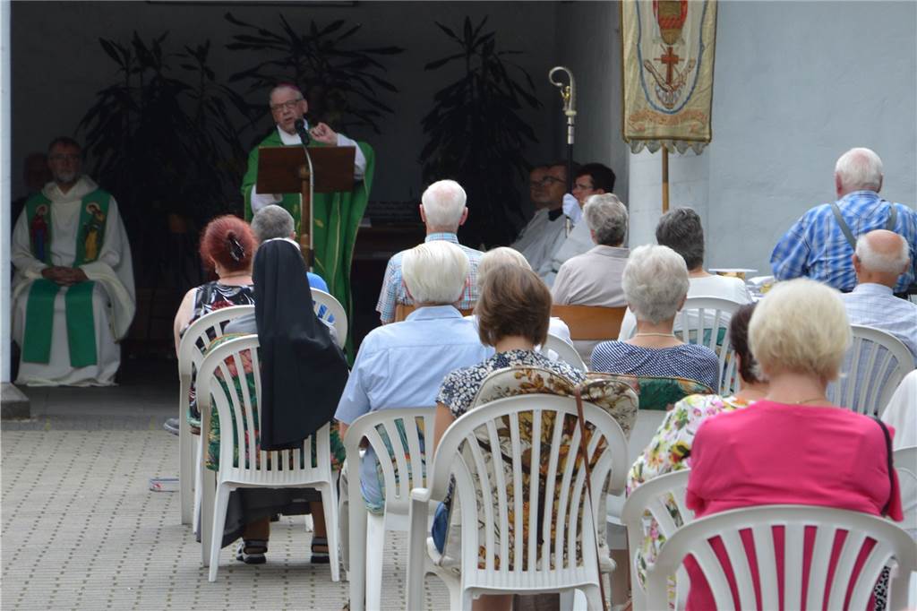 Fußwallfahrt fällt aus: Gläubige feiern dennoch Gottesdienst im Kloster Werne Weihbischof Dieter Geerlings übernahm die Predigt in der Pilgermesse.