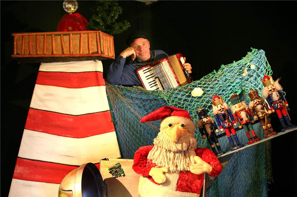"Weihnachten auf dem Leuchtturm" ist ein Kinderhteaterstück, das das Töfte-Theater am 10. Dezember aufführt.