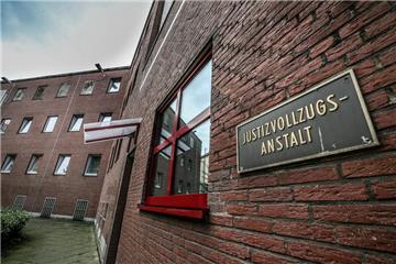 Weil Imamen der Zutritt derzeit nicht erlaubt werden kann, können in der JVA keine Freitagsgebete stattfinden.