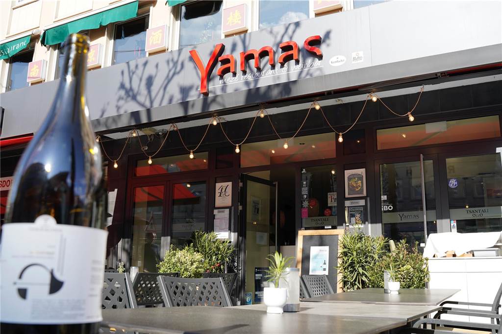 Das sind die edelsten Outdoor-Restaurants in Dortmund und Umgebung Weinspezialist mit gutem Essen: Das Yamas auf dem Bochumer Boulevard.