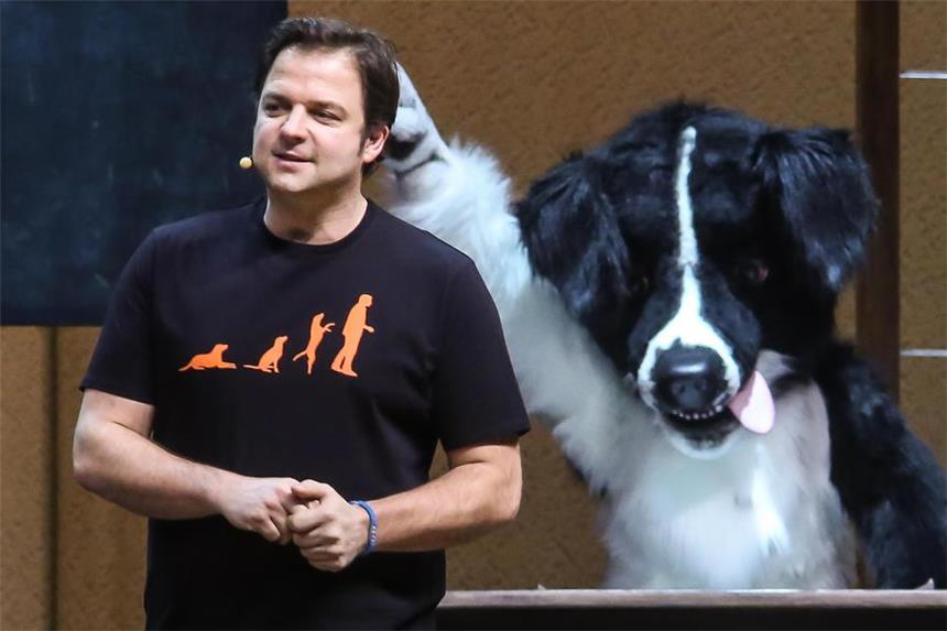 Nachsitzen bei Hundeprofi Martin Rütter Weiß wie man mit Tieren umgeht: Hundetrainer Martin Rütter.