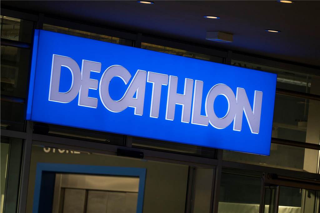 Sportartikelhändler Decathlon kommt ins Palais Vest Der Schriftzug des Sportartikelhändlers Decathlohn ist an einer Filiale zu sehen.